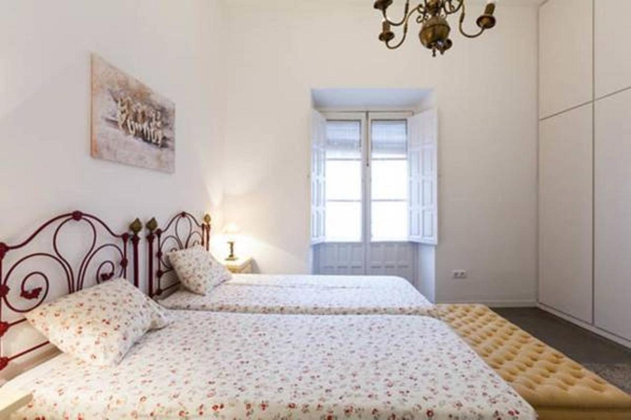 Apartamentos Rg Arenal Sevilla Rom bilde