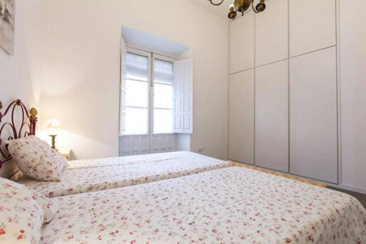 Apartamentos Rg Arenal Sevilla Rom bilde