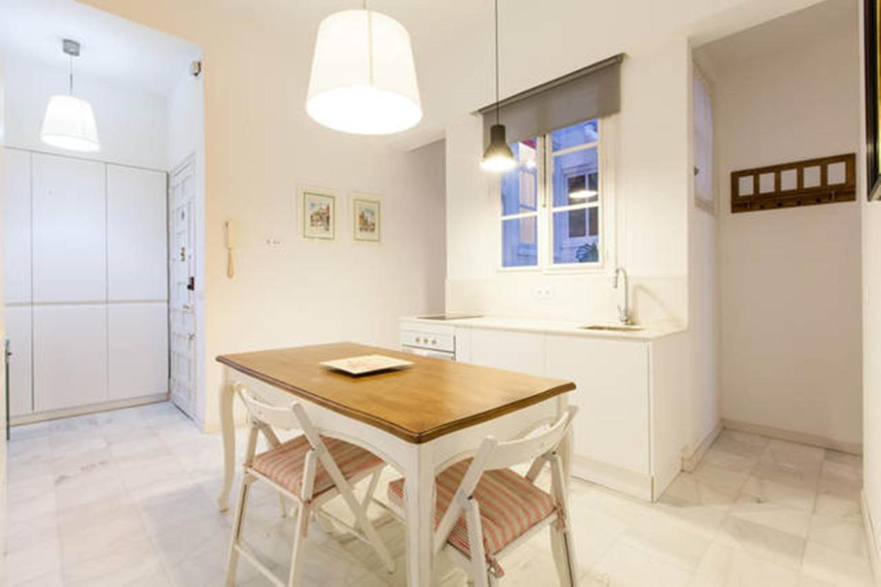 Apartamentos Rg Arenal Sevilla Rom bilde