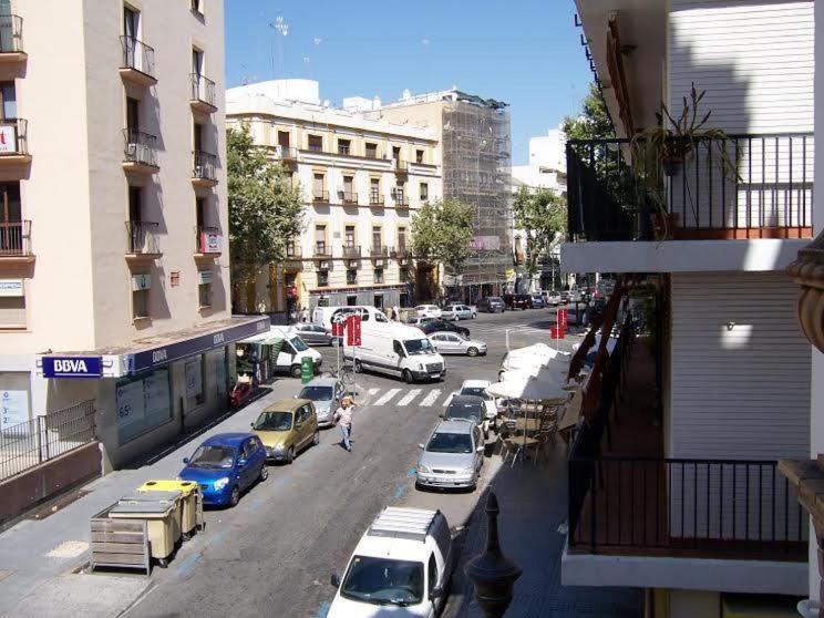 Apartamentos Rg Arenal Sevilla Rom bilde